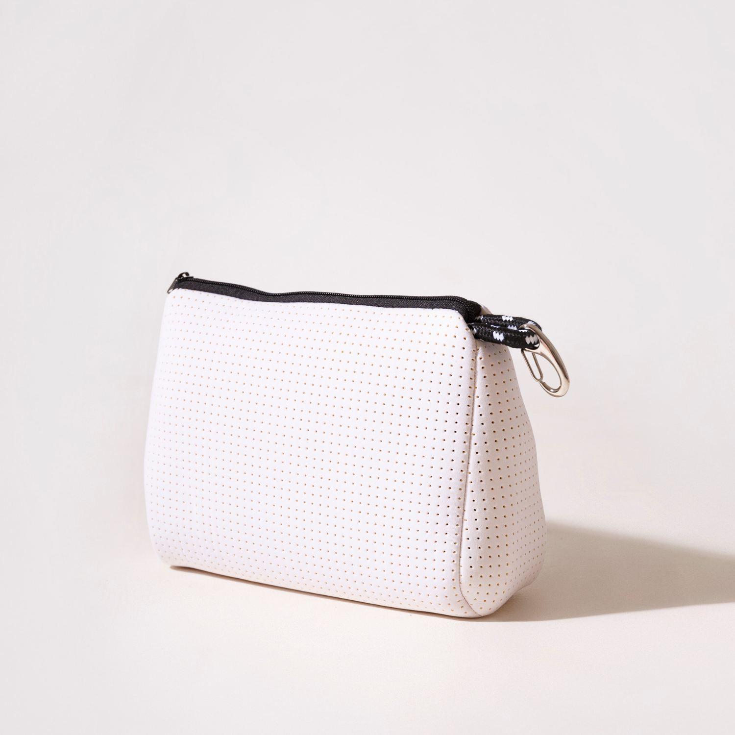 ESSENTIAL POUCH WHITE