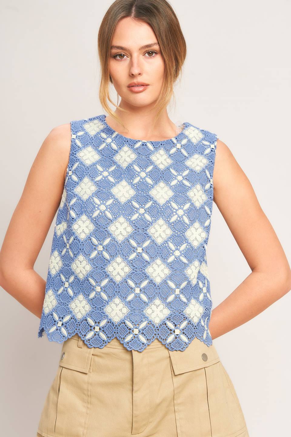 Sleeveless Scalloped Hem Top