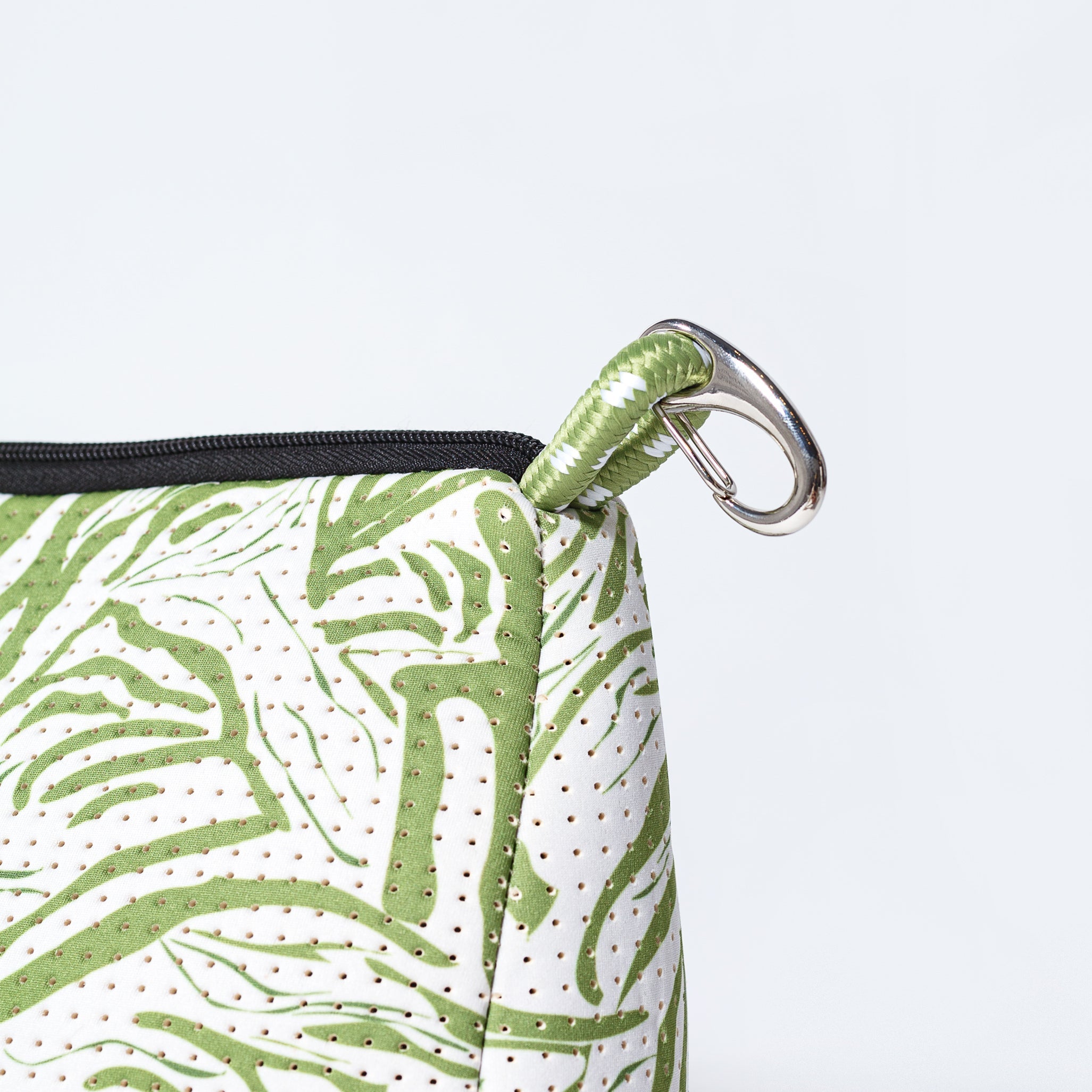 ESSENTIAL POUCH SERENGETI